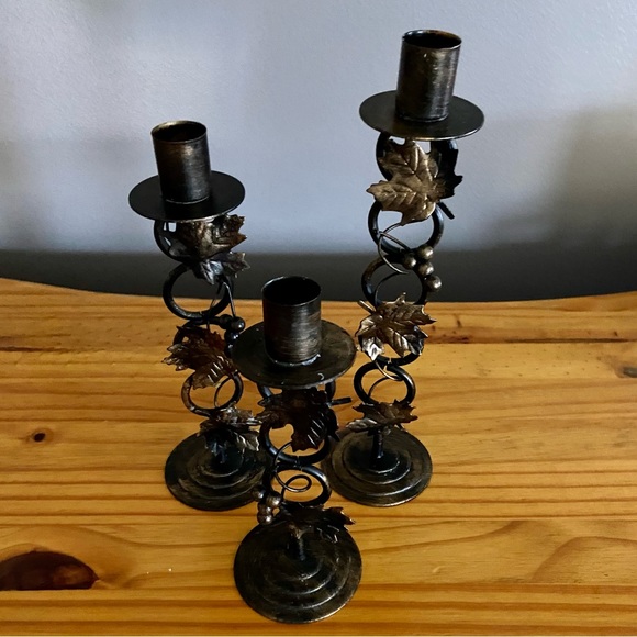 Set of 3 Vintage Bronze Metal Candle Holders with Rings and Grapevine Design - Picture 4 of 10